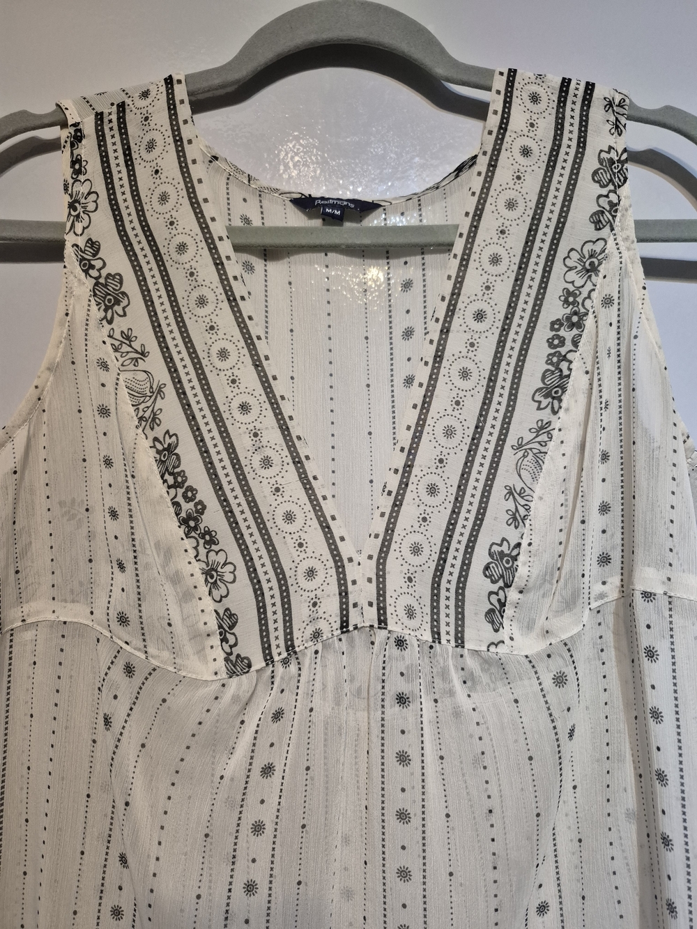 Reitmans White Sleeveless V-Neck Boho Floral Tunic - Picture 3 of 8